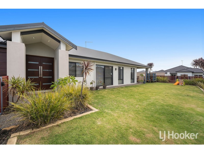 24 Pinehurst Loop, Meadow Springs WA 6210