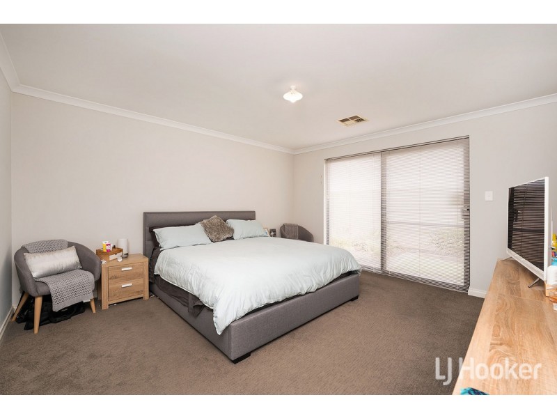 24 Pinehurst Loop, Meadow Springs WA 6210