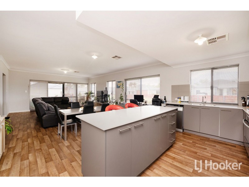 24 Pinehurst Loop, Meadow Springs WA 6210