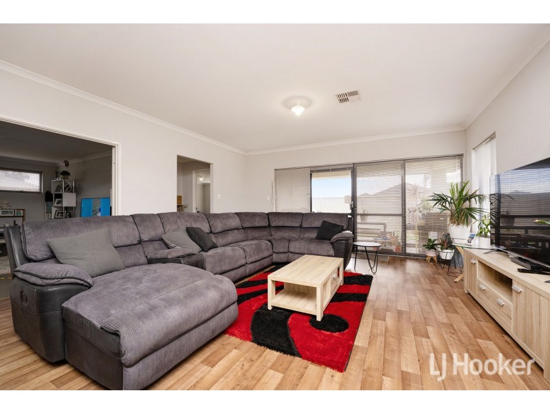 24 Pinehurst Loop, Meadow Springs WA 6210