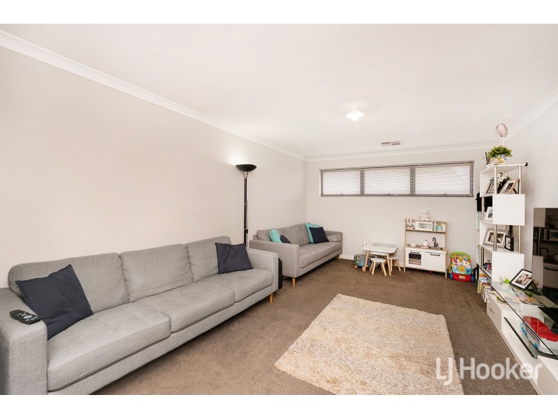 24 Pinehurst Loop, Meadow Springs WA 6210