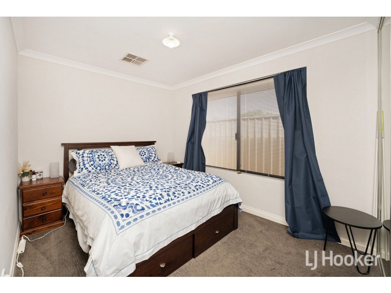 24 Pinehurst Loop, Meadow Springs WA 6210