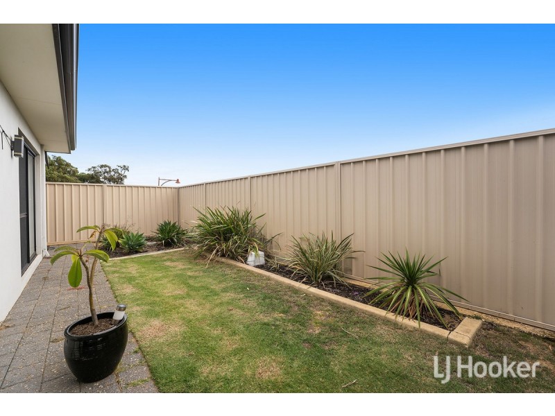 24 Pinehurst Loop, Meadow Springs WA 6210