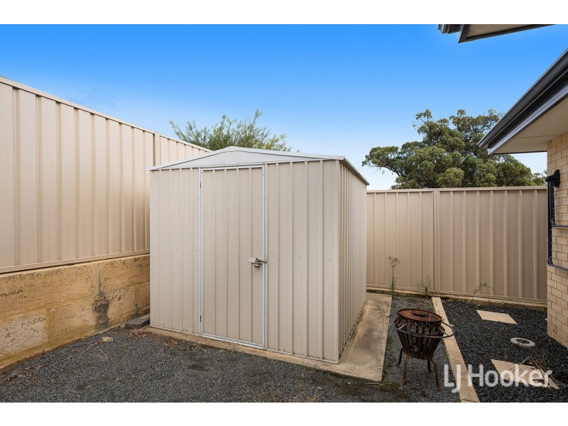 24 Pinehurst Loop, Meadow Springs WA 6210