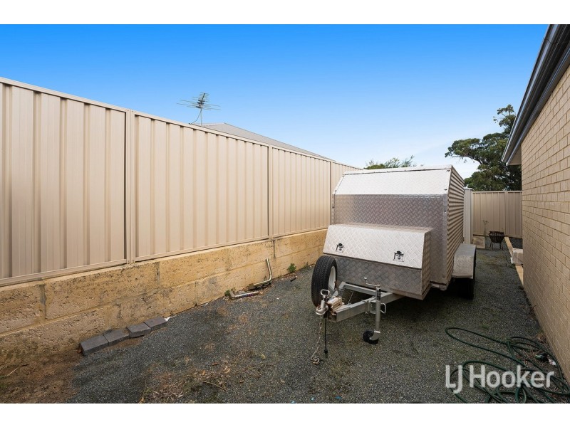 24 Pinehurst Loop, Meadow Springs WA 6210