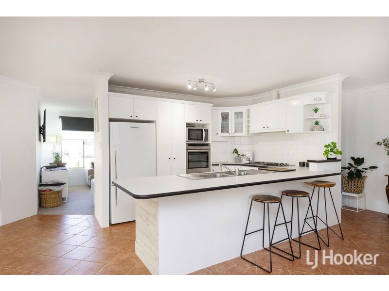 32 Regent Drive, Wannanup WA 6210