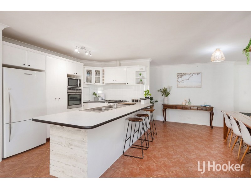 32 Regent Drive, Wannanup WA 6210