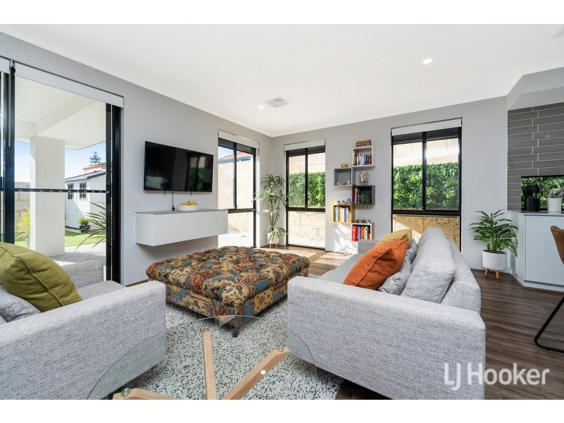 7 Northport Boulevard, Wannanup WA 6210