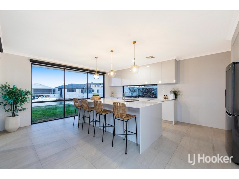 15 Europa Place, Dudley Park WA 6210