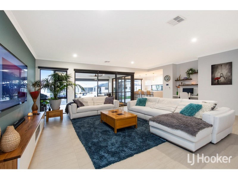 15 Europa Place, Dudley Park WA 6210