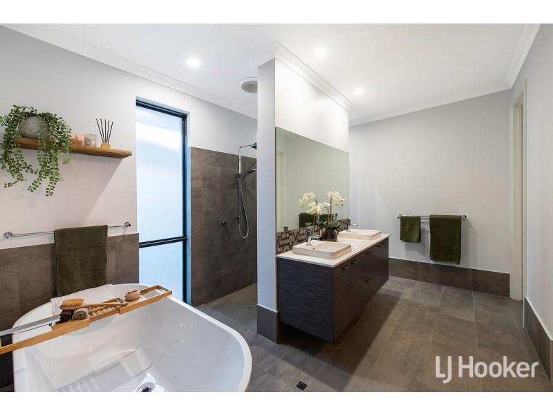 15 Europa Place, Dudley Park WA 6210