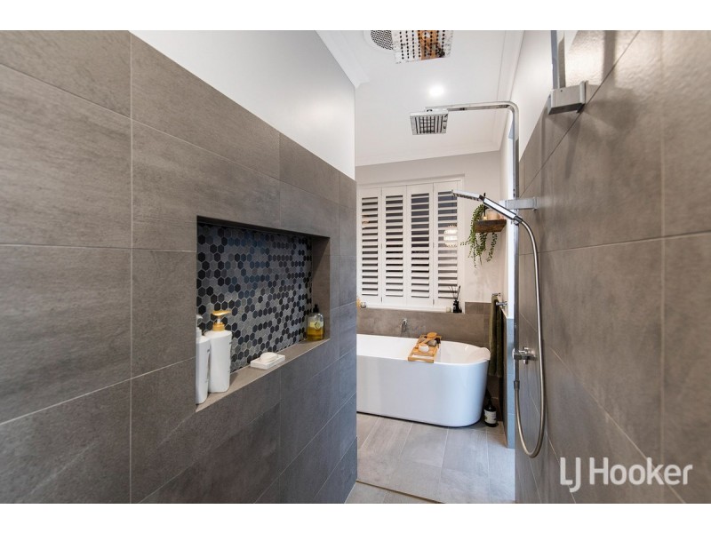 15 Europa Place, Dudley Park WA 6210