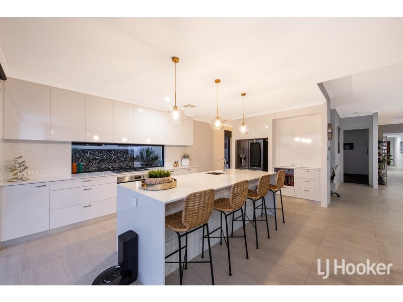 15 Europa Place, Dudley Park WA 6210