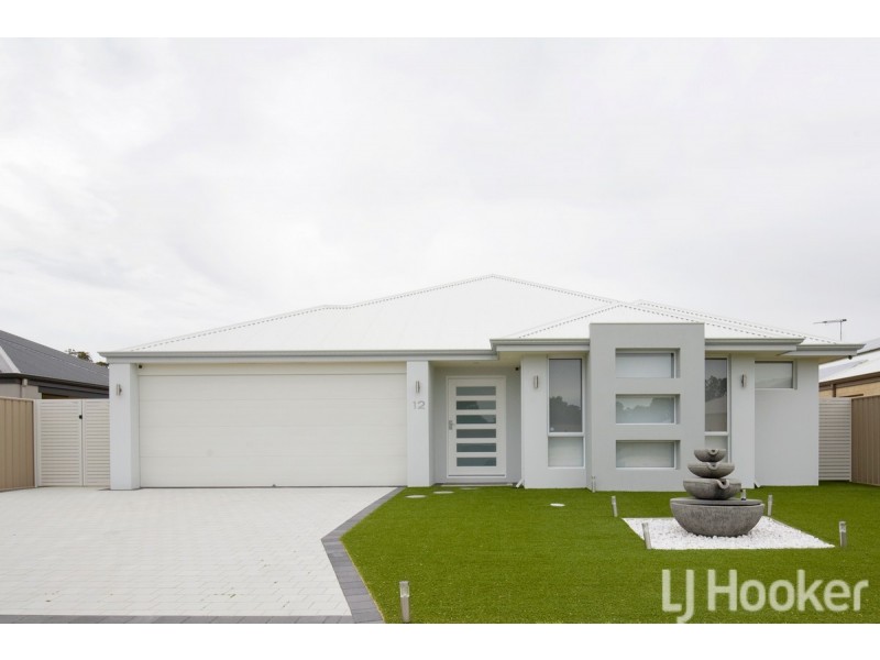 12 Newmarket Road, Meadow Springs WA 6210