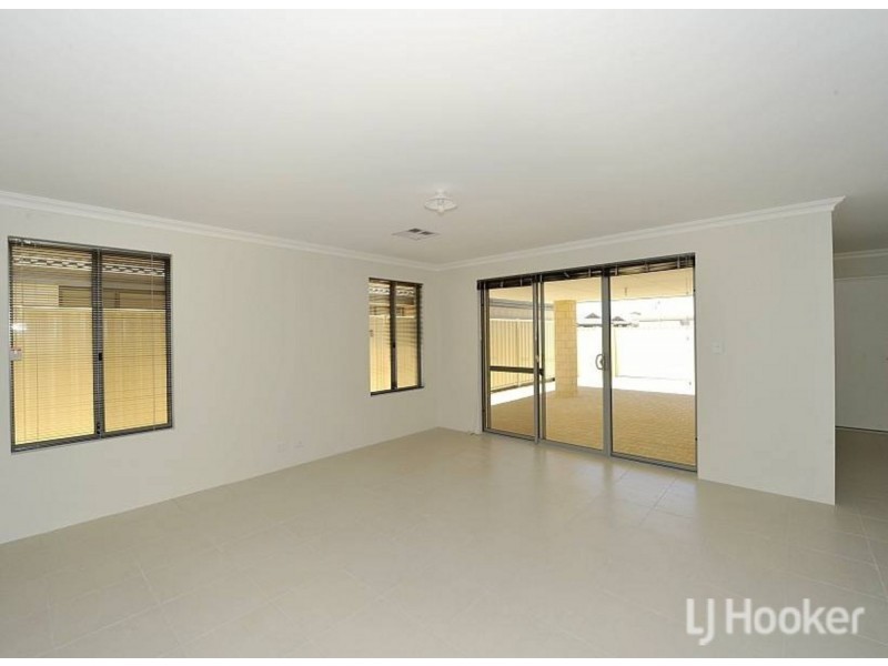 124 Badgerup Avenue, Lakelands WA 6180