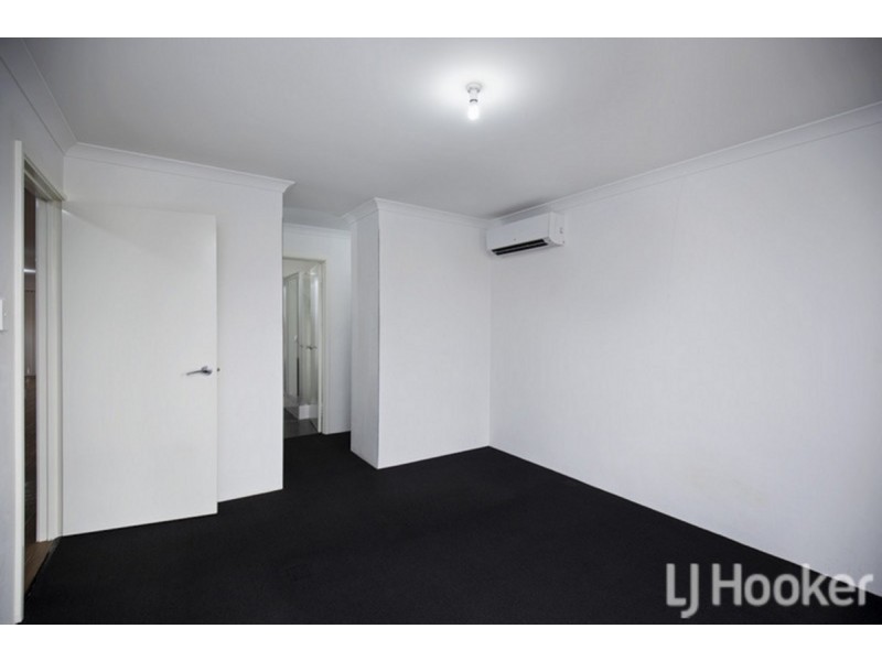 212 Lake Valley Drive, Lakelands WA 6180