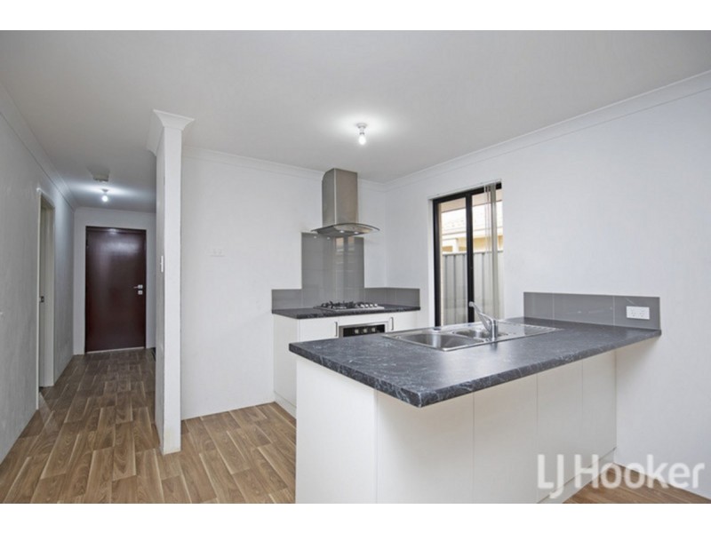 212 Lake Valley Drive, Lakelands WA 6180