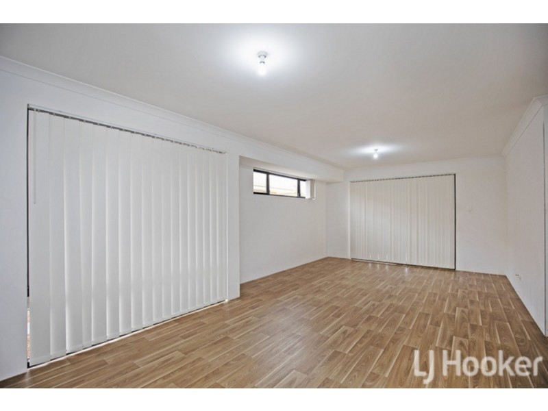 212 Lake Valley Drive, Lakelands WA 6180