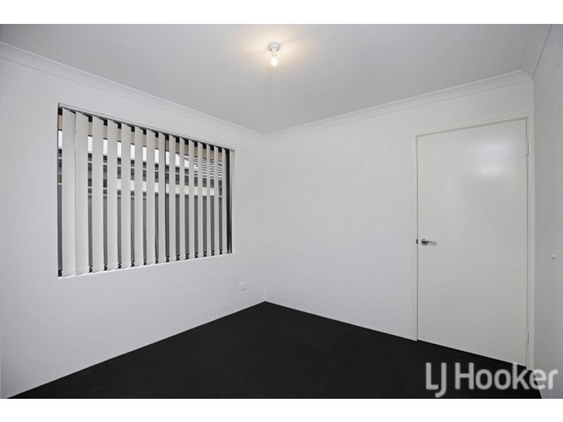 212 Lake Valley Drive, Lakelands WA 6180