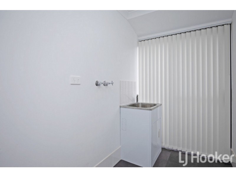 212 Lake Valley Drive, Lakelands WA 6180