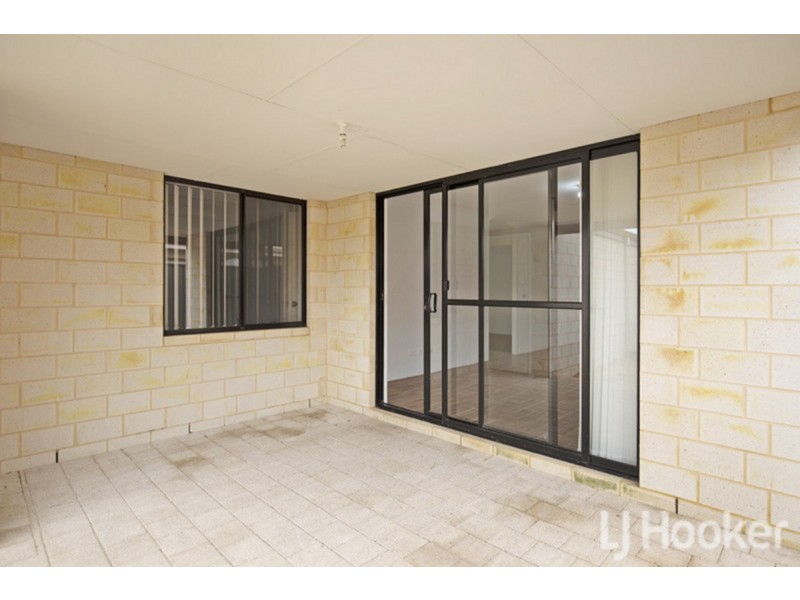 212 Lake Valley Drive, Lakelands WA 6180