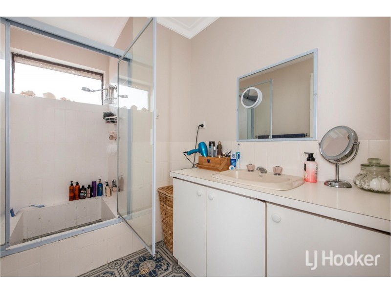 13/11 Leslie Street, Dudley Park WA 6210