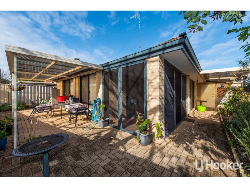 2/11 Liberton Place, Coodanup WA 6210
