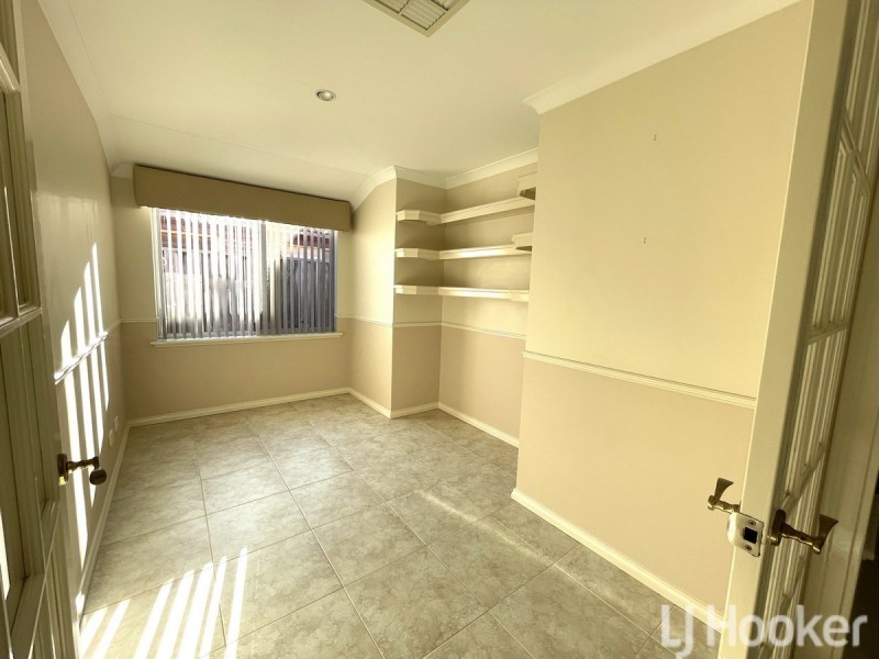 145 Peelwood Parade, Halls Head WA 6210