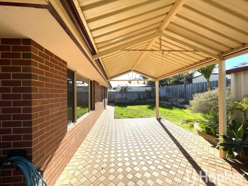 145 Peelwood Parade, Halls Head WA 6210