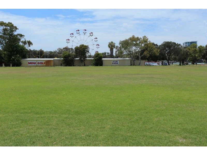 145 Peelwood Parade, Halls Head WA 6210