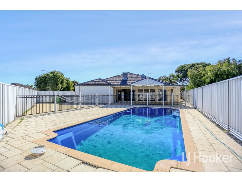 4 Canberra Close, Port Kennedy WA 6172
