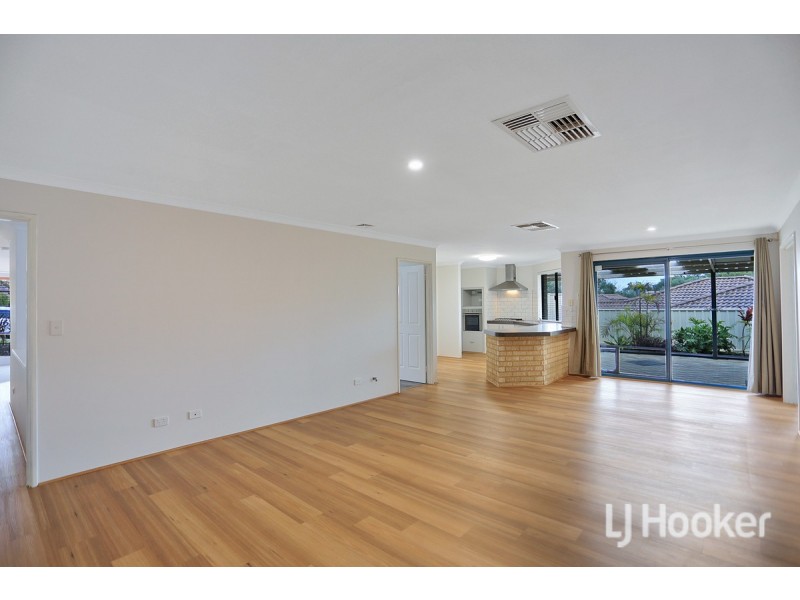 11 Kestrel Close, Halls Head WA 6210