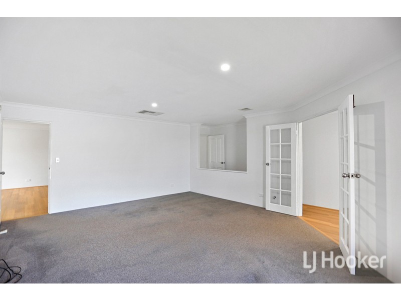 11 Kestrel Close, Halls Head WA 6210