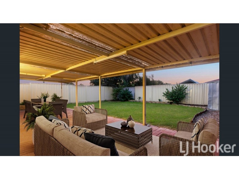 21 Luderick Grove, Warnbro WA 6169