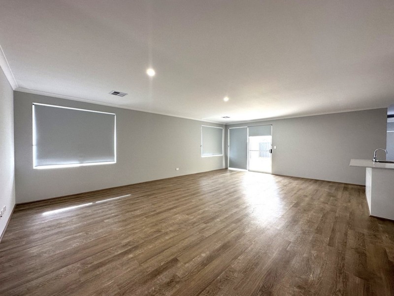 10 Hinckley Street, Parmelia WA 6167