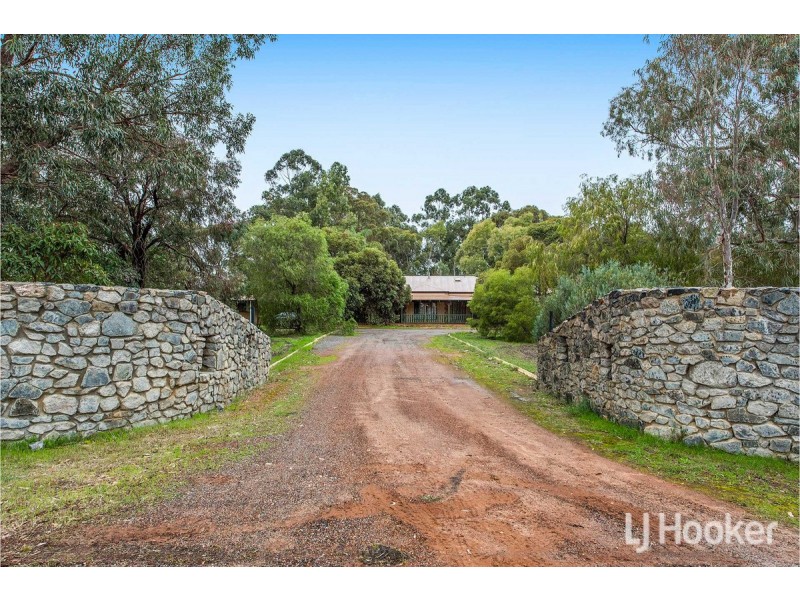 100 Amarillo Drive, Karnup WA 6176
