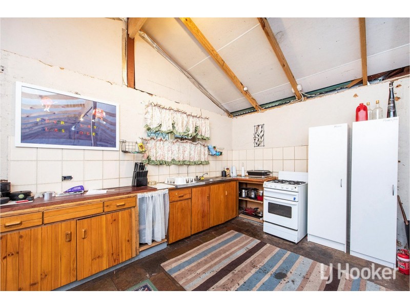 100 Amarillo Drive, Karnup WA 6176