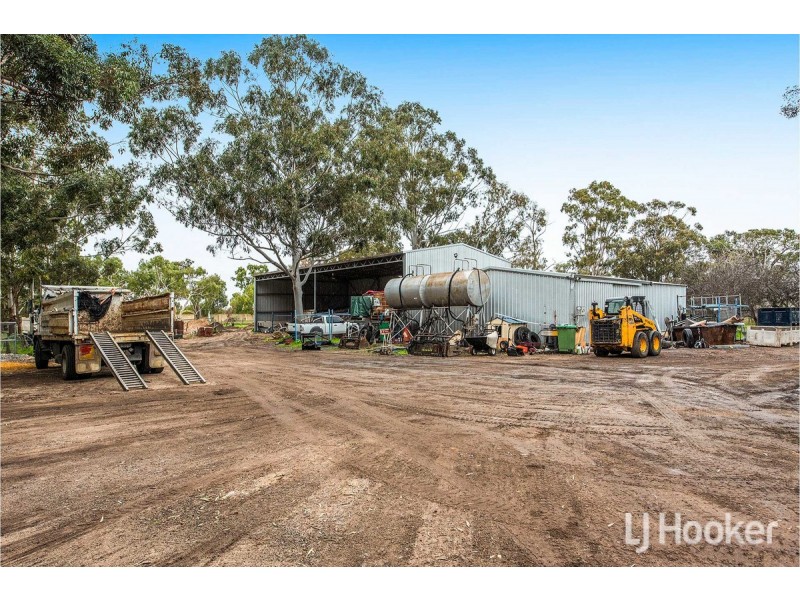 100 Amarillo Drive, Karnup WA 6176