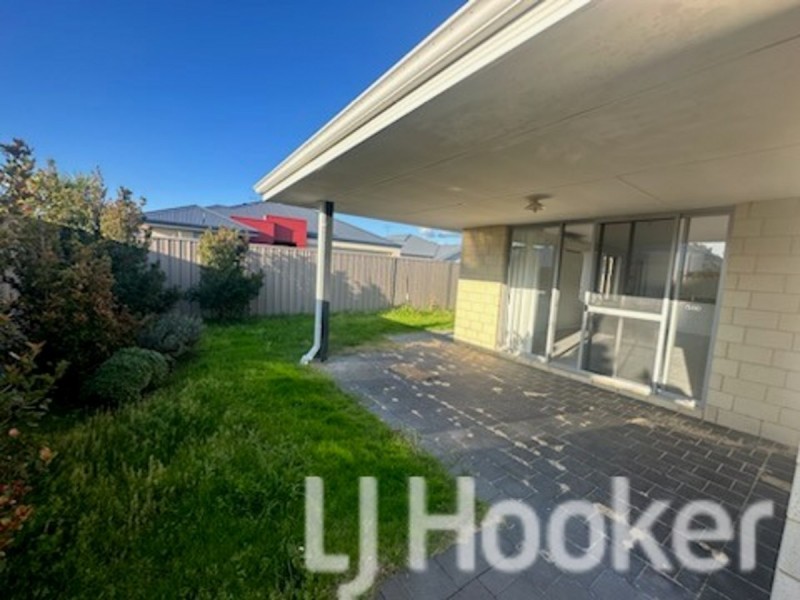 16 Kirkbrae Pass, Meadow Springs WA 6210