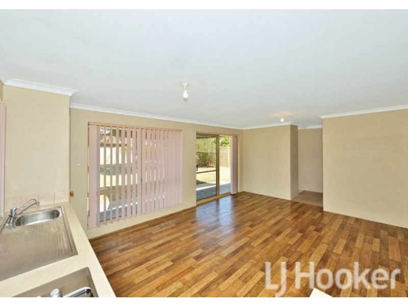 2 Penrith Street, Dudley Park WA 6210