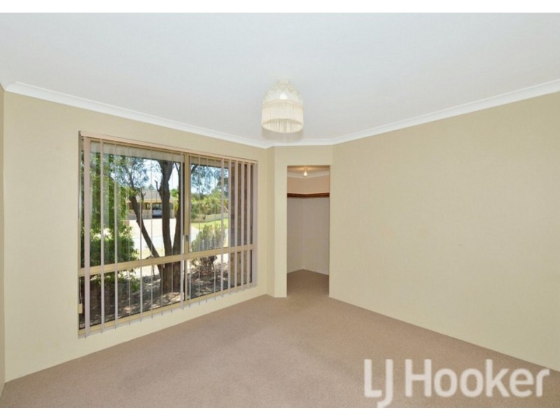 2 Penrith Street, Dudley Park WA 6210