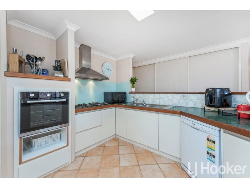 14 Peron Place, San Remo WA 6210