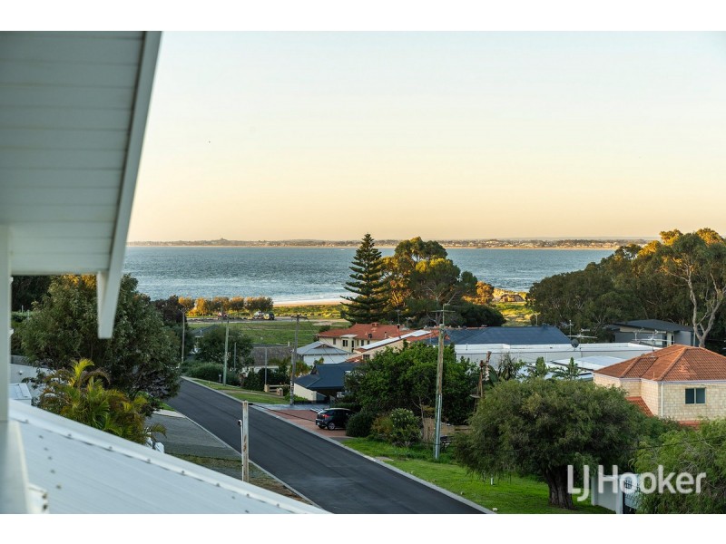 28 Hill Street, Halls Head WA 6210