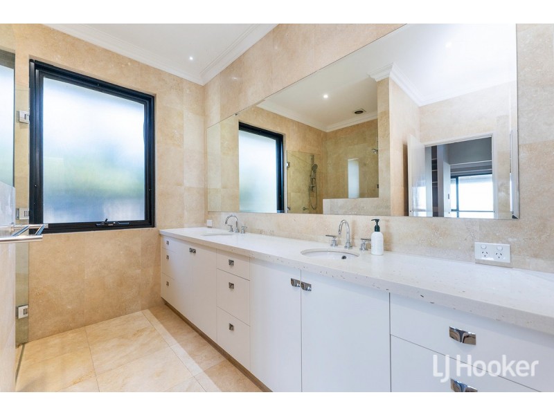 28 Hill Street, Halls Head WA 6210