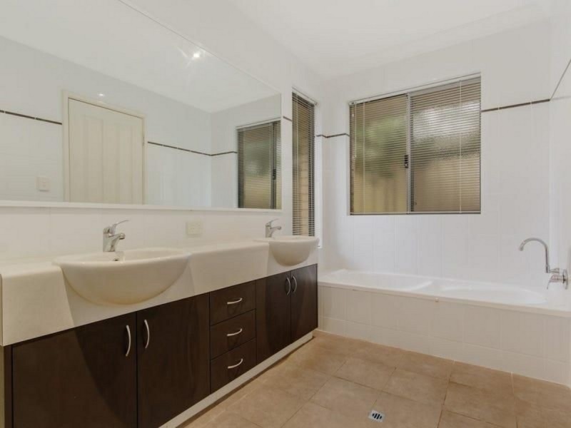 23 Zamia Loop, Wannanup WA 6210