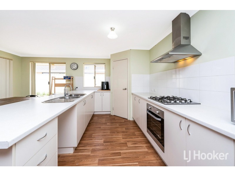 12 Highcliffe Circle, Lakelands WA 6180