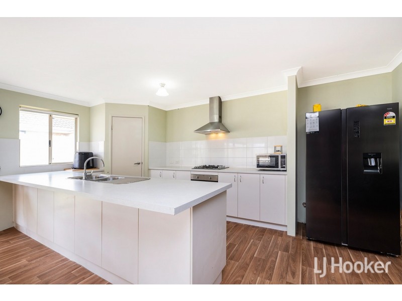 12 Highcliffe Circle, Lakelands WA 6180