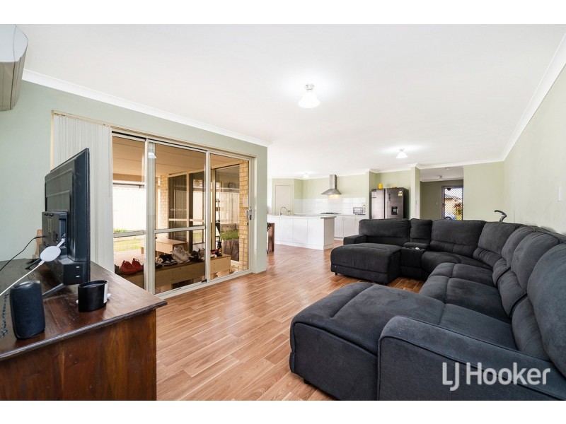 12 Highcliffe Circle, Lakelands WA 6180