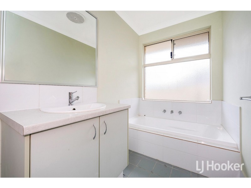 12 Highcliffe Circle, Lakelands WA 6180