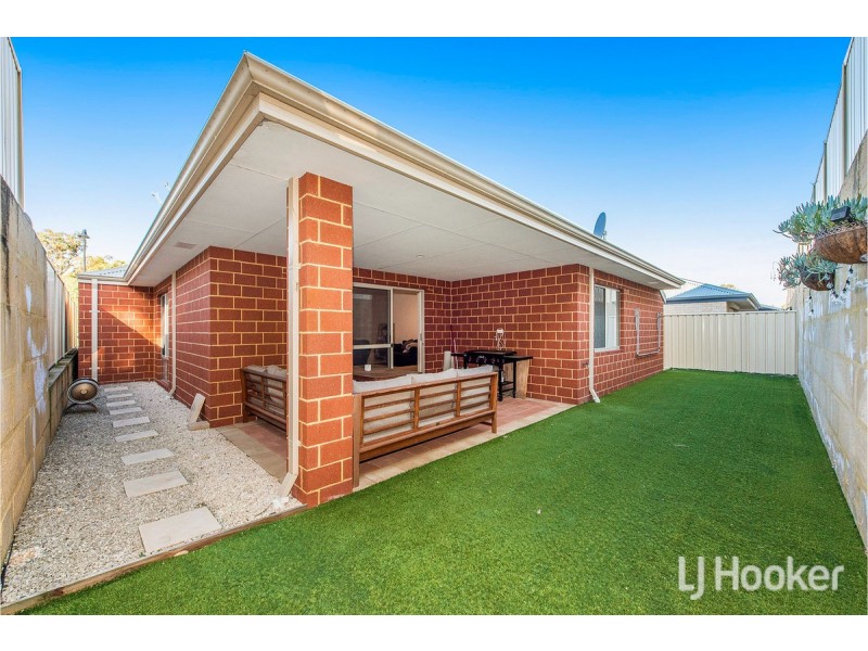 65 Warburton Trail, Lakelands WA 6180